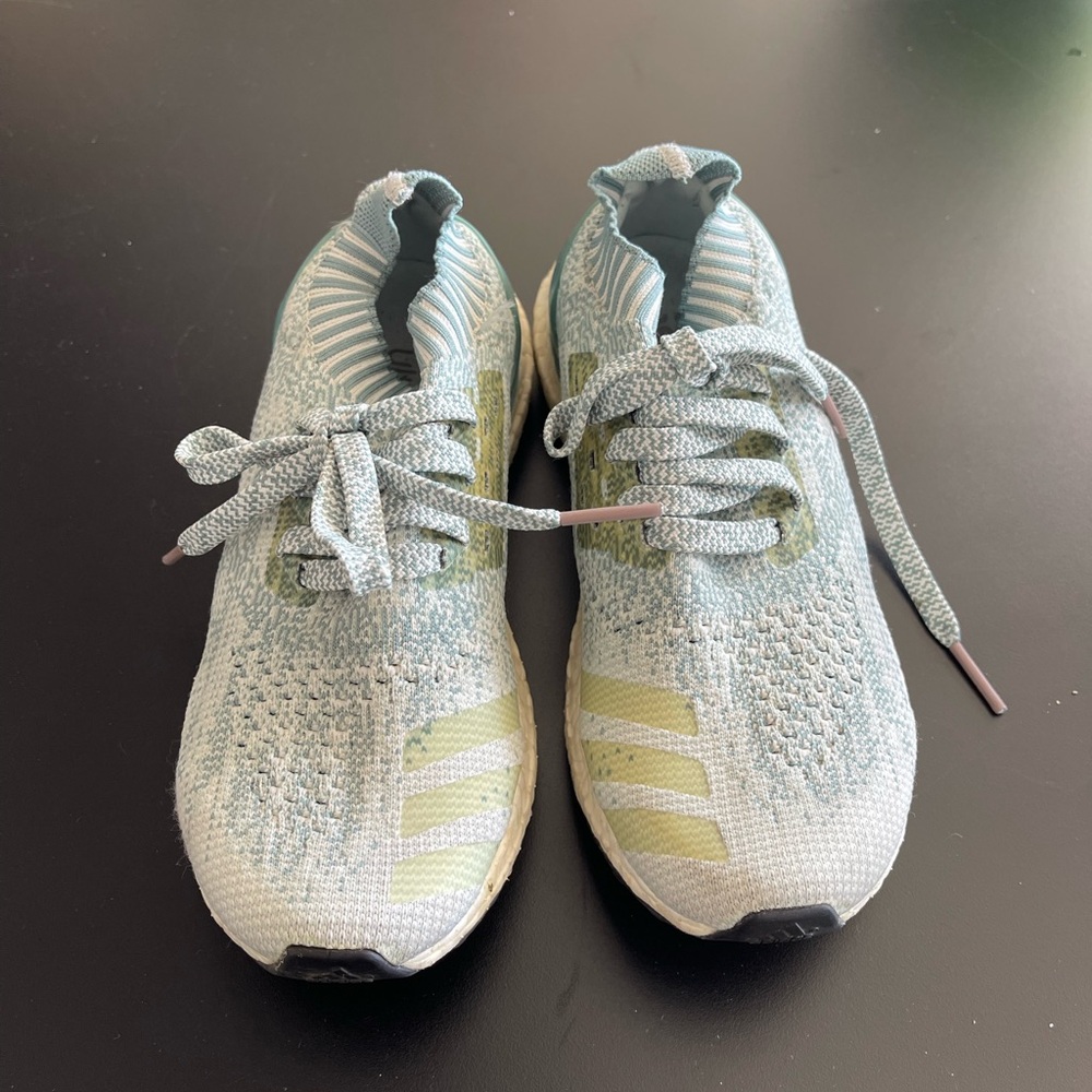 Women Adidas Ultra Boost Size 6.5